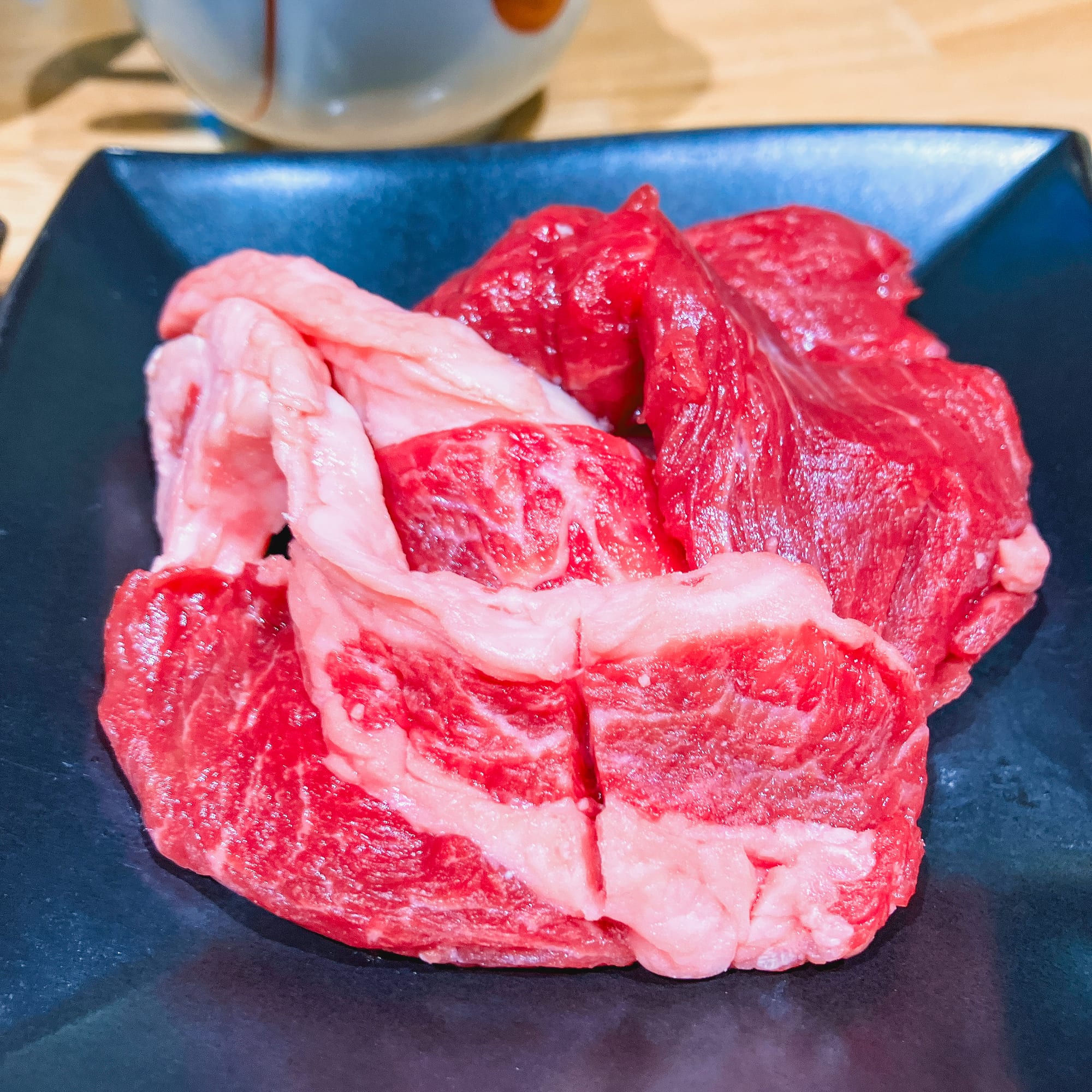 成吉思汗だるま 5・5店で食べた赤身と脂身のある羊肉