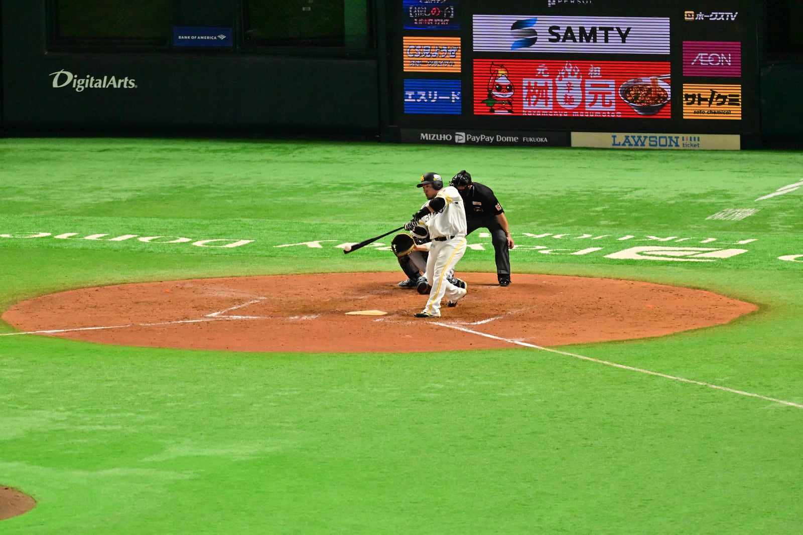 みずほPayPayドーム福岡で山川穂高選手がホームランを打った瞬間