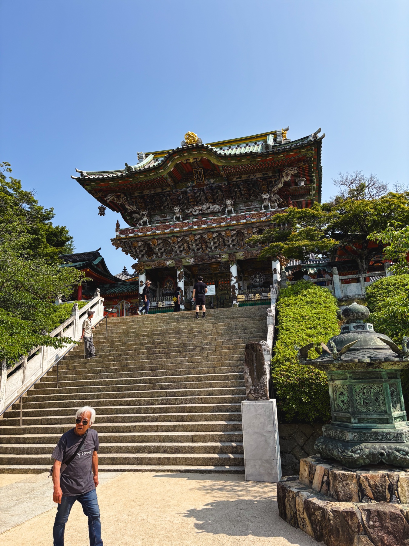 鮮やかな装飾が施された耕三寺の建物