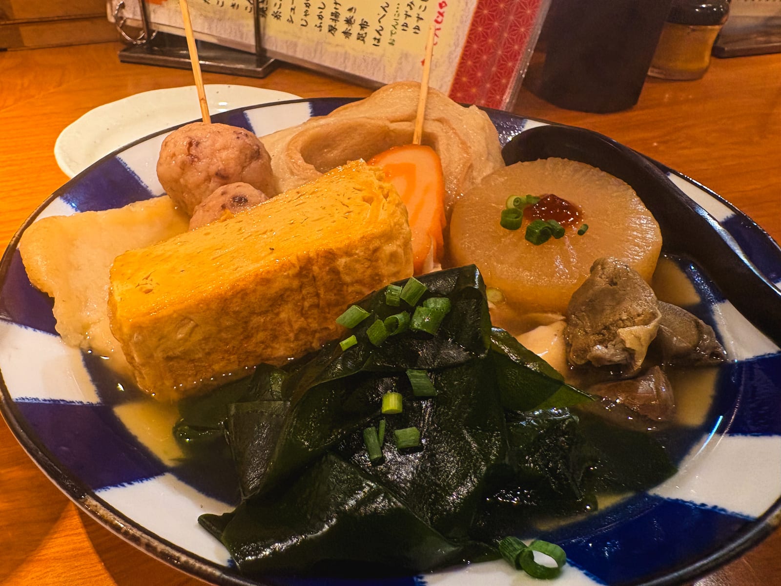 三幸本店で食べた大根や卵などの金沢おでん