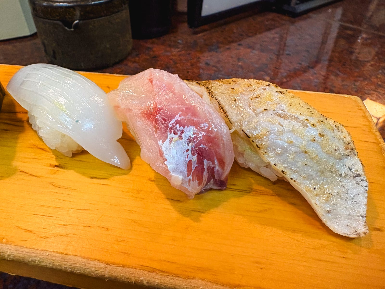 近江町市場寿しで食べた、のどぐろの炙りなどの寿司