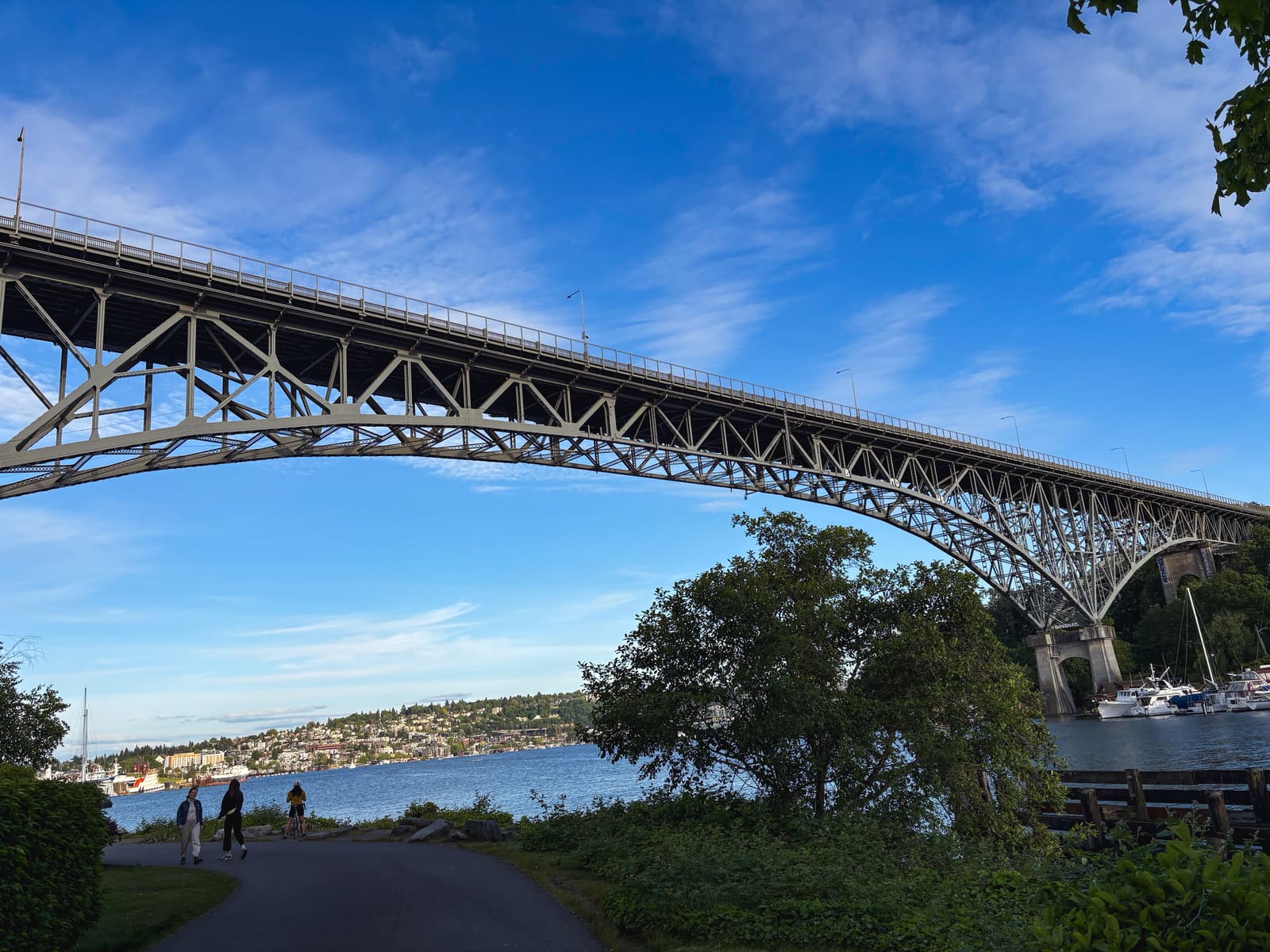 Lake Union に架かる George Washington Memorial Bridge