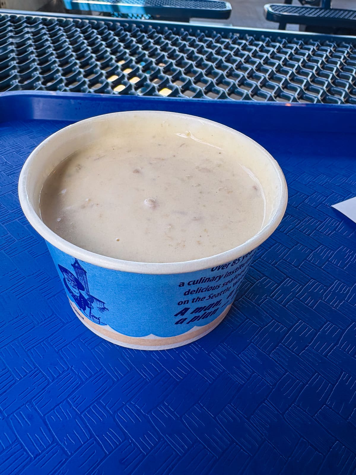 Ivar's Pier 54 Fish Bar とカモメ