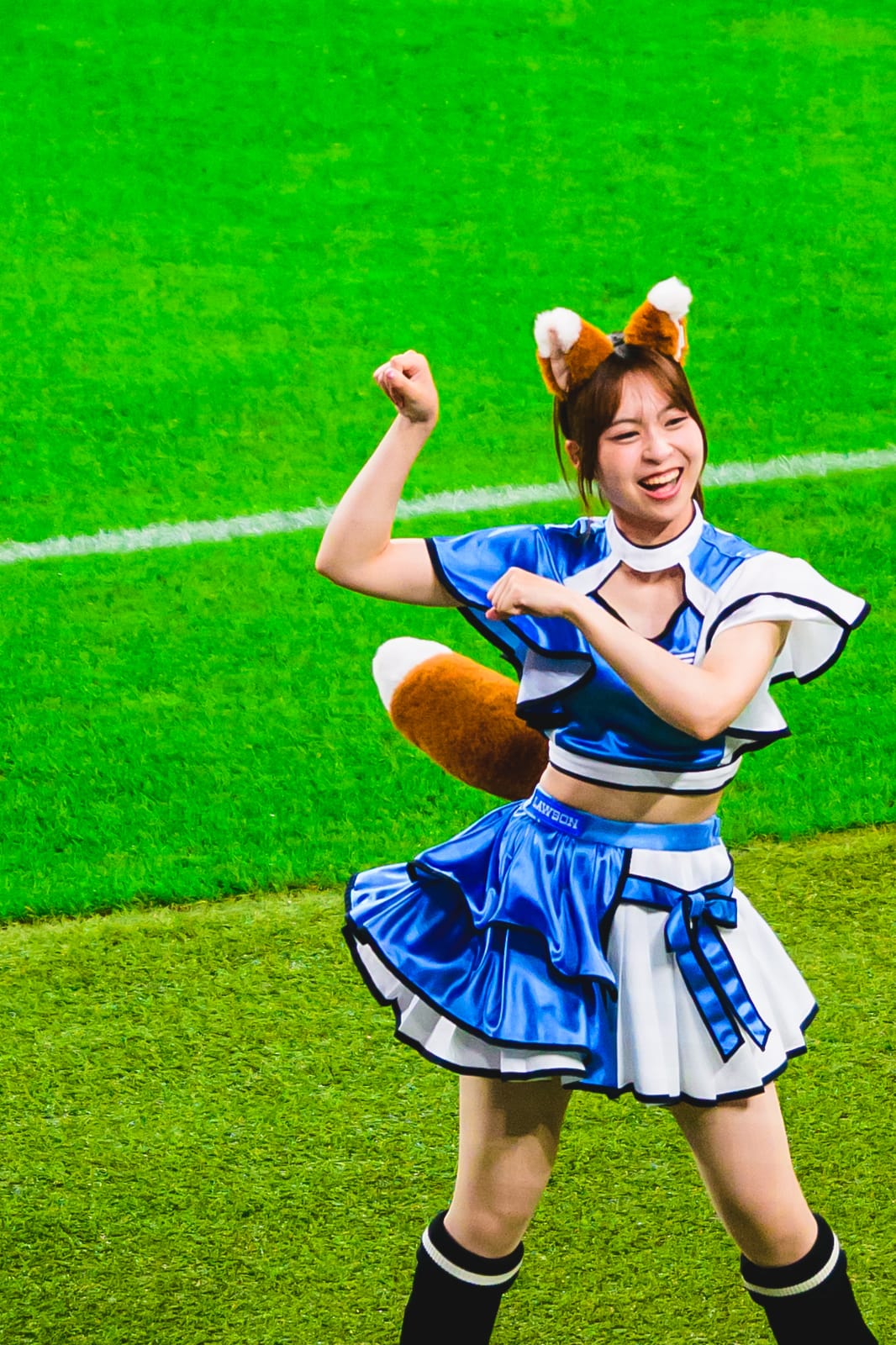 Fighters Girl performing the fox dance at ES CON FIELD HOKKAIDO
